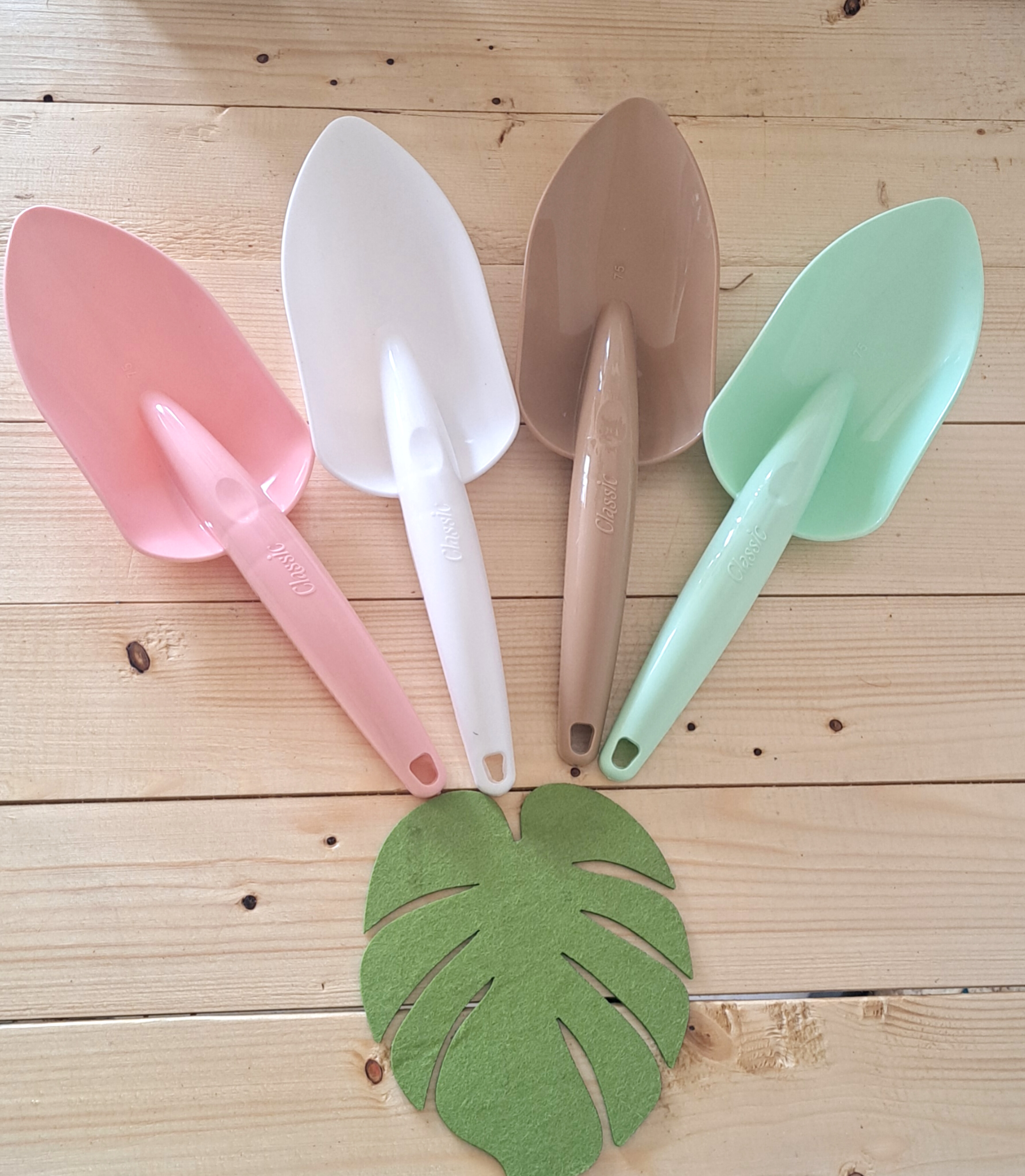 بیلچه باغبانی (پلاستیکی مقاوم)